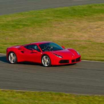 Stage de pilotage Ferrari en région Languedoc-Roussillon Stage de pilotage Ferrari en région Languedoc-Roussillon