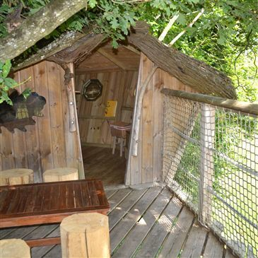 Nuit en Cabane Perchée près de Laval Nuit en Cabane Perchée près de Laval