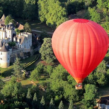 Vol en Montgolfière à Sarlat - La Vallée des châteaux en région Aquitaine Vol en Montgolfière à Sarlat - La Vallée des châteaux en région Aquitaine