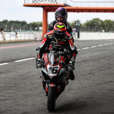 Offrir Baptême Moto sur Circuit département Vendée Offrir Baptême Moto sur Circuit département Vendée