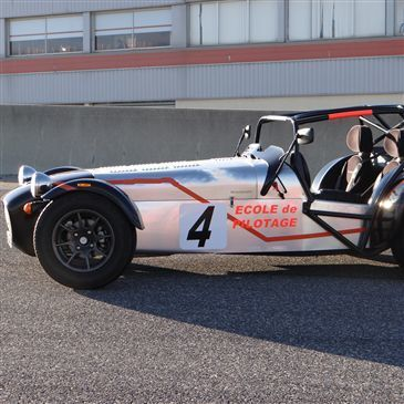 Stage de Pilotage Lotus et Caterham en région Languedoc-Roussillon Stage de Pilotage Lotus et Caterham en région Languedoc-Roussillon