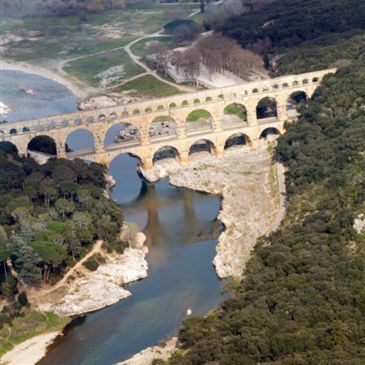 Vol Privatif en Hélicoptère - Survol du Pont du Gard