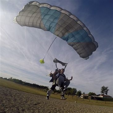Saut en parachute proche Aéroport Agen-La Garenne