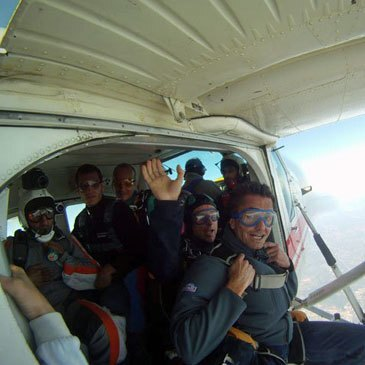 Aérodrome de Saint-Florentin - Chéu, à 1h de Troyes, Aube (10) - Saut en parachute Aérodrome de Saint-Florentin - Chéu, à 1h de Troyes, Aube (10) - Saut en parachute