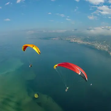 Baptême en Parapente à Montreux - Survol du Lac Léman en région Suisse Baptême en Parapente à Montreux - Survol du Lac Léman en région Suisse