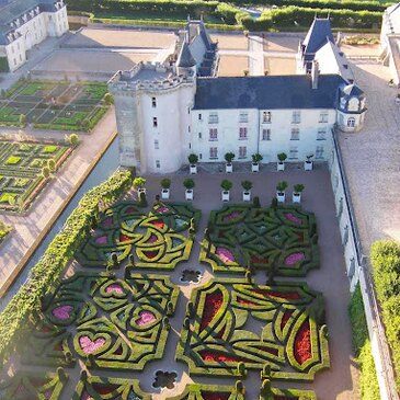 Vol en Montgolfière - Survol des Châteaux de la Loire en région Centre Vol en Montgolfière - Survol des Châteaux de la Loire en région Centre