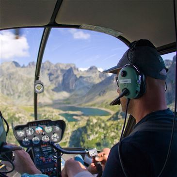 Initiation au Pilotage d'Hélicoptère à Grenoble Initiation au Pilotage d'Hélicoptère à Grenoble