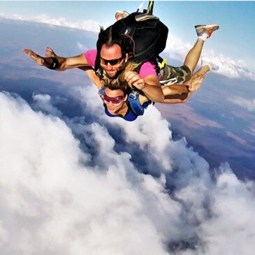 Saut en Parachute Tandem près de Reims Saut en Parachute Tandem près de Reims
