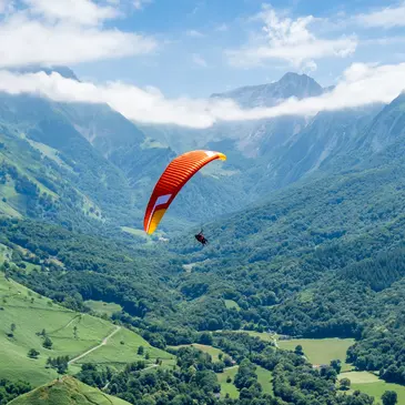 Baptême en parapente proche Accous, à 1h de Pau Baptême en parapente proche Accous, à 1h de Pau