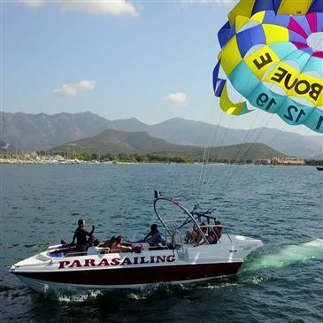 Saint-Florent, Haute Corse (2B) - Parachute Ascensionnel Saint-Florent, Haute Corse (2B) - Parachute Ascensionnel