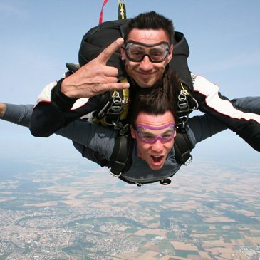 Saut en parachute, département Vienne Saut en parachute, département Vienne