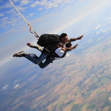 Saut en parachute en région Poitou-Charentes Saut en parachute en région Poitou-Charentes