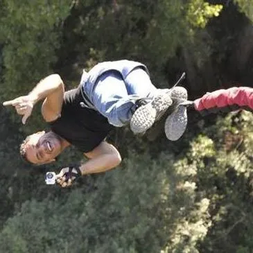 Saut à l&#39;Elastique au Viaduc de Banne en Ardèche