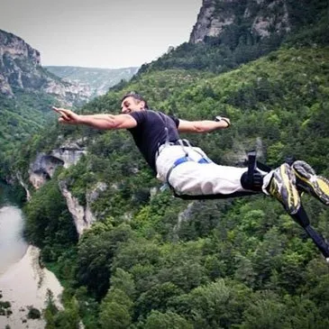 Saut à l&#39;élastique, département Ardèche