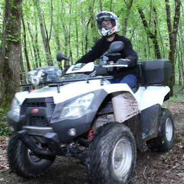 Randonnée en Quad près de Bergerac en région Aquitaine Randonnée en Quad près de Bergerac en région Aquitaine