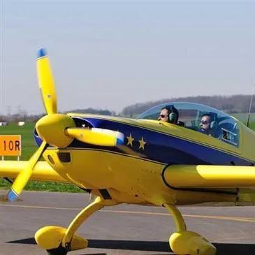 Baptême de Voltige en Avion près de L&#39;Isle-Adam en région Ile-de-France