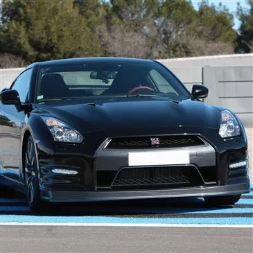 Stage de Pilotage Nissan GTR en région Auvergne