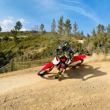 Ventabren, à 30 min d'Aix-en-Provence, Bouches du Rhône (13) - Stage de Moto Cross Ventabren, à 30 min d'Aix-en-Provence, Bouches du Rhône (13) - Stage de Moto Cross