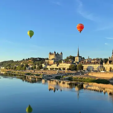 Survol des Châteaux de l'Anjou en Montgolfière Survol des Châteaux de l'Anjou en Montgolfière