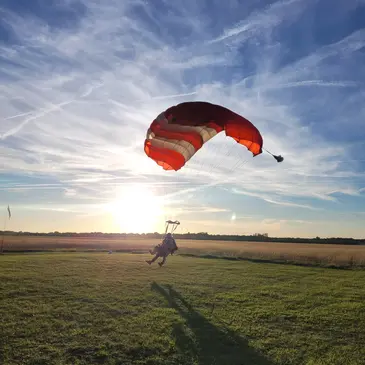 Réserver Saut en parachute en Centre