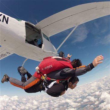 Saut en parachute, département Seine et marne Saut en parachute, département Seine et marne