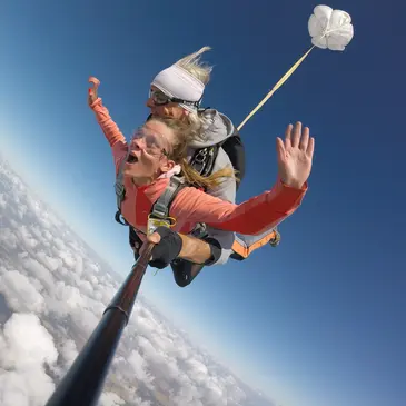 Aérodrome de Montargis-Vimory, à 1h de Melun, Seine et marne (77) - Saut en parachute Aérodrome de Montargis-Vimory, à 1h de Melun, Seine et marne (77) - Saut en parachute