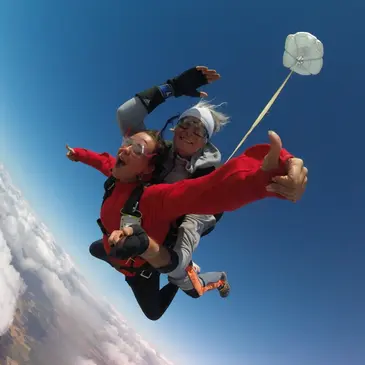 Saut en Parachute Tandem près d'Etampes Saut en Parachute Tandem près d'Etampes
