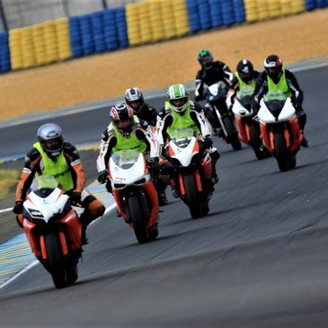 Réserver Stage de pilotage moto département Var Réserver Stage de pilotage moto département Var