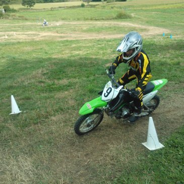 Initiation au Moto-Cross pour Enfant près de Thiers Initiation au Moto-Cross pour Enfant près de Thiers