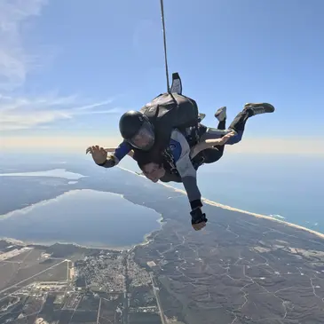 Saut en parachute proche Aérodrome d'Arcachon-La Teste-de-Buch Saut en parachute proche Aérodrome d'Arcachon-La Teste-de-Buch