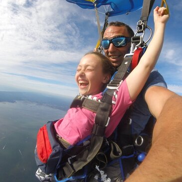 Saut en Parachute Tandem à Arcachon en région Aquitaine Saut en Parachute Tandem à Arcachon en région Aquitaine