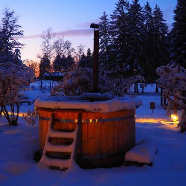 Nuit dans un Chalet en bois près de Thonon-les-Bains en région Rhône-Alpes Nuit dans un Chalet en bois près de Thonon-les-Bains en région Rhône-Alpes