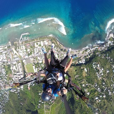 Baptême en parapente, département Ile de la Réunion Baptême en parapente, département Ile de la Réunion