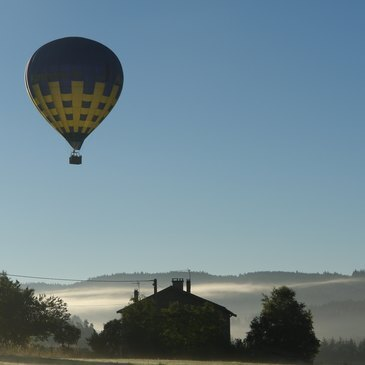 Baptême de l'air montgolfière proche Viverols dans le parc Livradois-Forez Baptême de l'air montgolfière proche Viverols dans le parc Livradois-Forez
