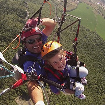 Baptême en parapente proche Millau, à 1h de Montpellier Baptême en parapente proche Millau, à 1h de Montpellier