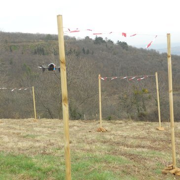 Pilotage de Drone proche Rivolet, à 15 min de Villefranche-sur-Saône Pilotage de Drone proche Rivolet, à 15 min de Villefranche-sur-Saône