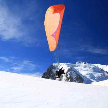 Baptême en Parapente à Chamonix en région Rhône-Alpes Baptême en Parapente à Chamonix en région Rhône-Alpes