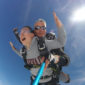 Saut en Parachute Tandem près d'Orléans Saut en Parachute Tandem près d'Orléans