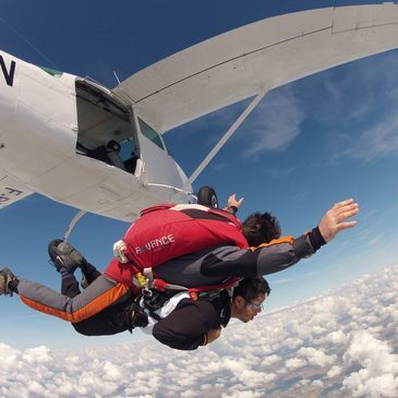 Saut en parachute en région Centre Saut en parachute en région Centre