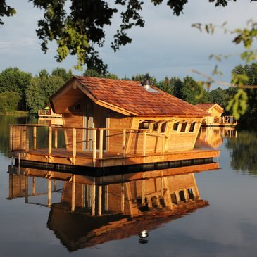 Nuit en Cabane sur l'Eau près de Poitiers Nuit en Cabane sur l'Eau près de Poitiers