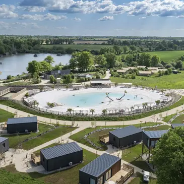 Nuit en Lodge sur Pilotis près de Poitiers en région Poitou-Charentes Nuit en Lodge sur Pilotis près de Poitiers en région Poitou-Charentes