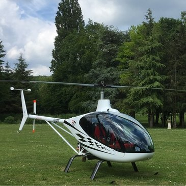 Aérodrome d'Étampes-Mondésir, à 50 min de Fontainebleau, Seine et marne (77) - Stage initiation hélicoptère Aérodrome d'Étampes-Mondésir, à 50 min de Fontainebleau, Seine et marne (77) - Stage initiation hélicoptère