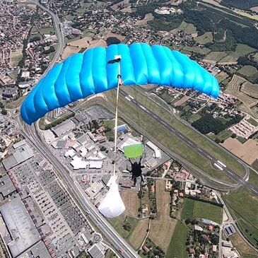 Saut en parachute proche Aérodrome d'Albi - Le Sequestre, à 1h30 de Millau Saut en parachute proche Aérodrome d'Albi - Le Sequestre, à 1h30 de Millau
