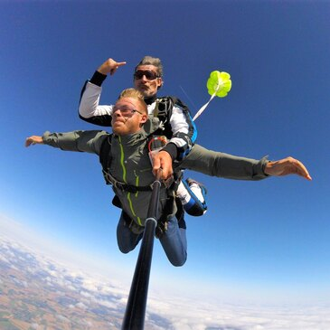 Aérodrome de Saint-Dié, à 1h de Colmar, Haut rhin (68) - Saut en parachute Aérodrome de Saint-Dié, à 1h de Colmar, Haut rhin (68) - Saut en parachute