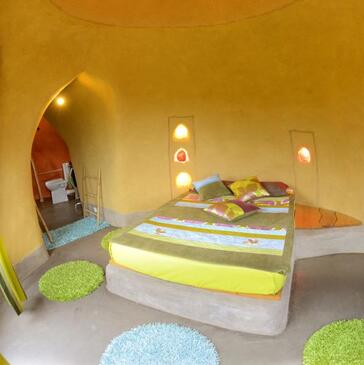 Weekend et Hébergement Insolite proche Les Epesses, à 10 min du Puy du Fou Weekend et Hébergement Insolite proche Les Epesses, à 10 min du Puy du Fou