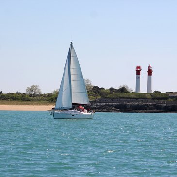 Balade Privative en Voilier à La Rochelle Balade Privative en Voilier à La Rochelle