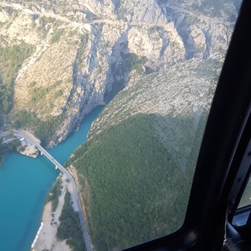 Manosque, Alpes de Haute Provence (04) - Baptême de l'air hélicoptère Manosque, Alpes de Haute Provence (04) - Baptême de l'air hélicoptère