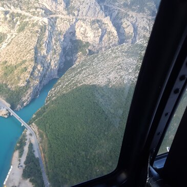 Baptême en Hélicoptère à Manosque - Survol du Verdon en région PACA et Corse Baptême en Hélicoptère à Manosque - Survol du Verdon en région PACA et Corse