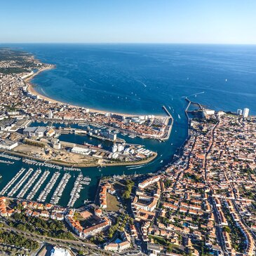 Baptême en Hélicoptère aux Sables-d'Olonne en région Pays-de-la-Loire Baptême en Hélicoptère aux Sables-d'Olonne en région Pays-de-la-Loire