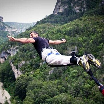 Saut à l’élastique près d'Alès Saut à l’élastique près d'Alès